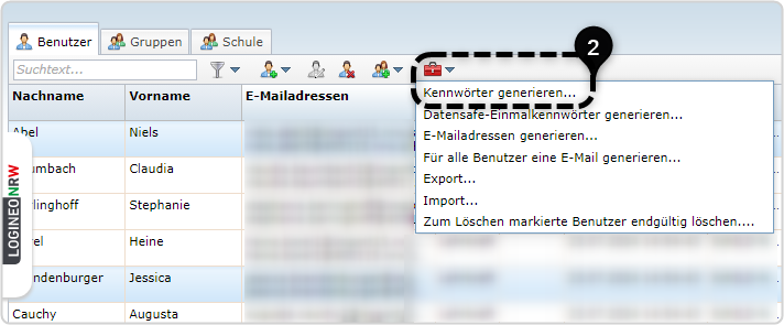 Benutzerverwaltung, ausgeklapptes Dropdown-Menü des Werkzeugkoffers, "Kennwörter generieren" markiert mit Nummer 2