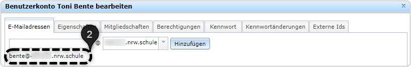 Benutzerkarte Toni Bente, Reiter „E-Mailadressen“, Adresse bente@...nrw.schule mit Zahl 2 markiert